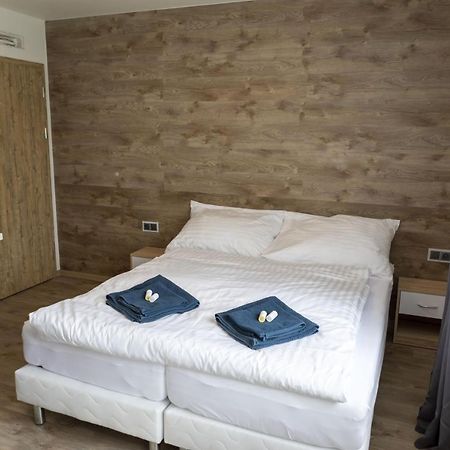 Novohradska Hotell Ceske Budejovice Exteriör bild