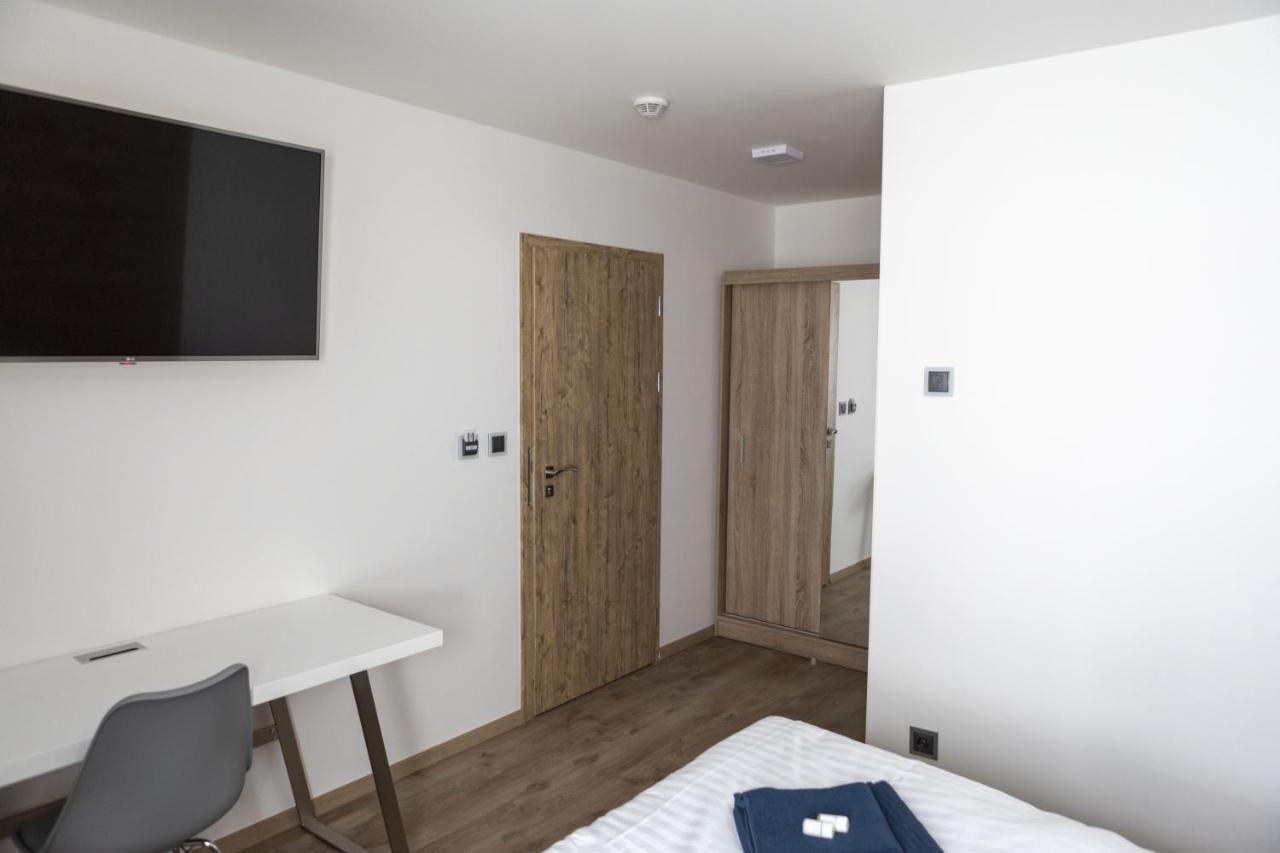 Novohradska Hotell Ceske Budejovice Exteriör bild