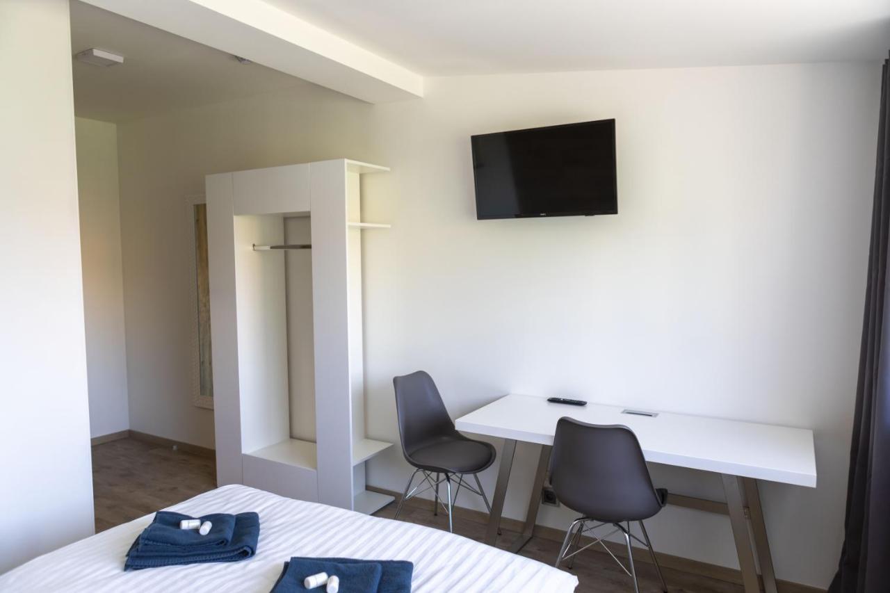 Novohradska Hotell Ceske Budejovice Exteriör bild