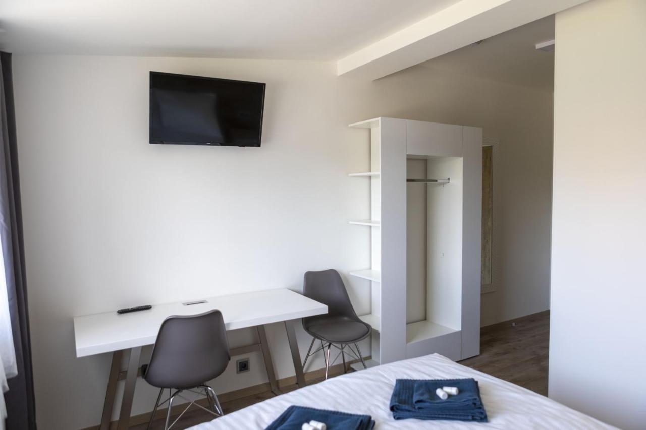 Novohradska Hotell Ceske Budejovice Exteriör bild