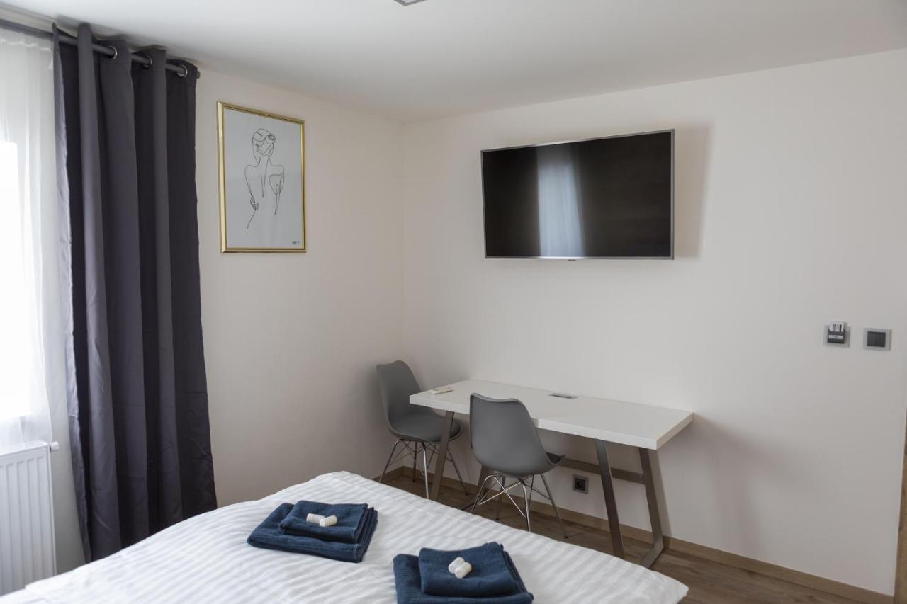 Novohradska Hotell Ceske Budejovice Exteriör bild
